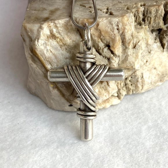 Sterling Silver 925 ZINA 2" Heavy Shrouded Cross Pendant Necklace 24" Chain 39g - Picture 4 of 16